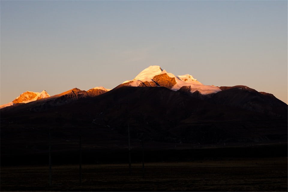 Nyenchen Tangula Mountain