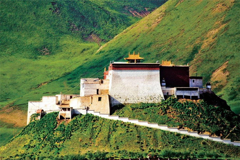 Tsanden Monastery