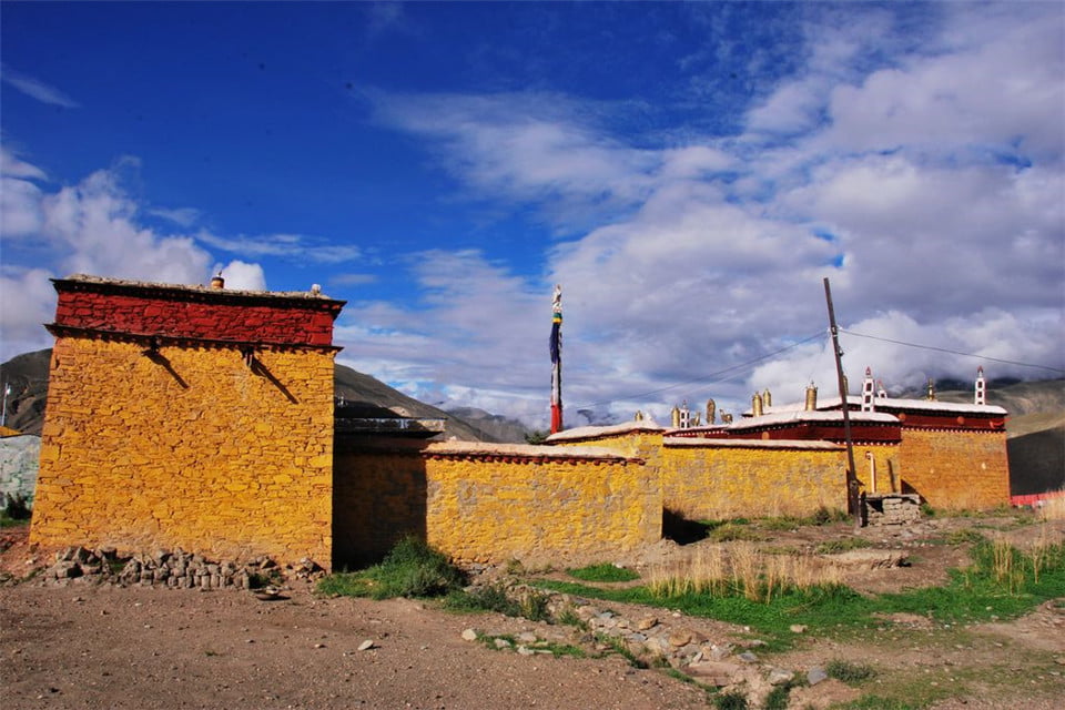 Tombs of the Tibetan Kings Tombs of the Tibetan Kings