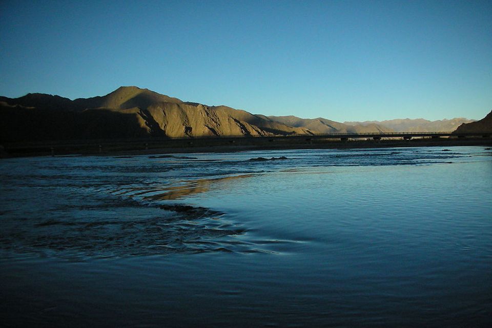 Yarlung Tsangpo Valley Yarlung Tsangpo Valley