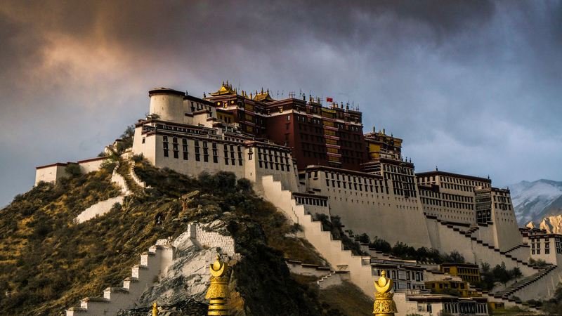 Grand Potala Palace Flights to Tibet from US